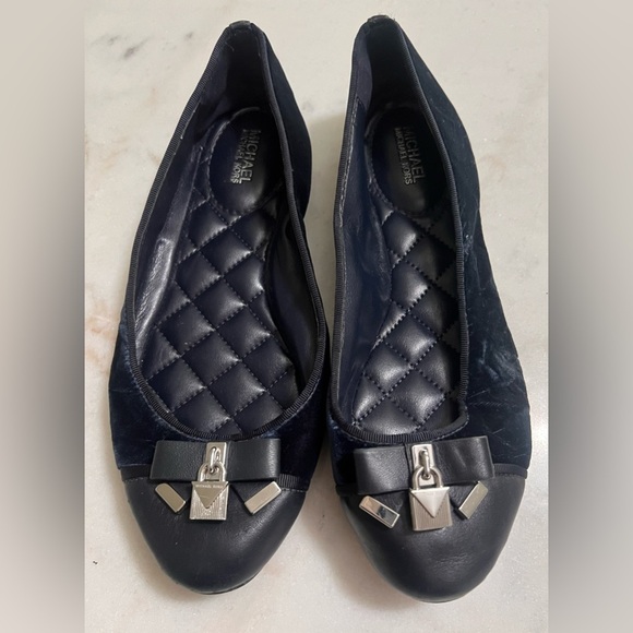 Michael Kors Navy Blue Velvet Leather Ballet Flats Shoes 7.5M US - Picture 1 of 5